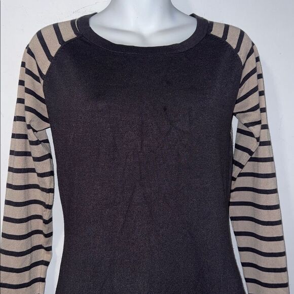 TART Grey and Creme Sweater Dress Tunic-S - Picture 2 of 9